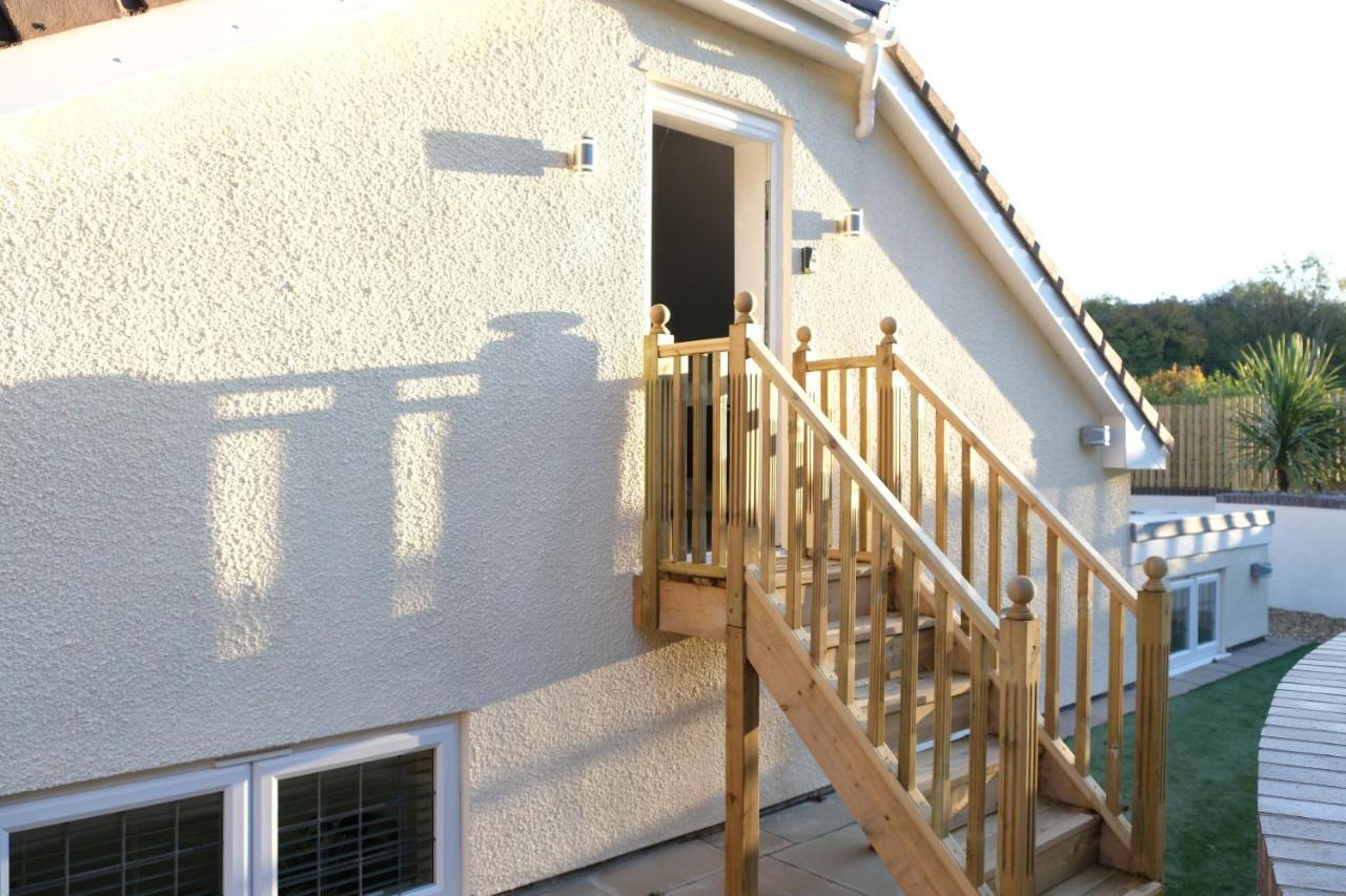 Rosemary House Brs Airport Accommodation Guest house 5*